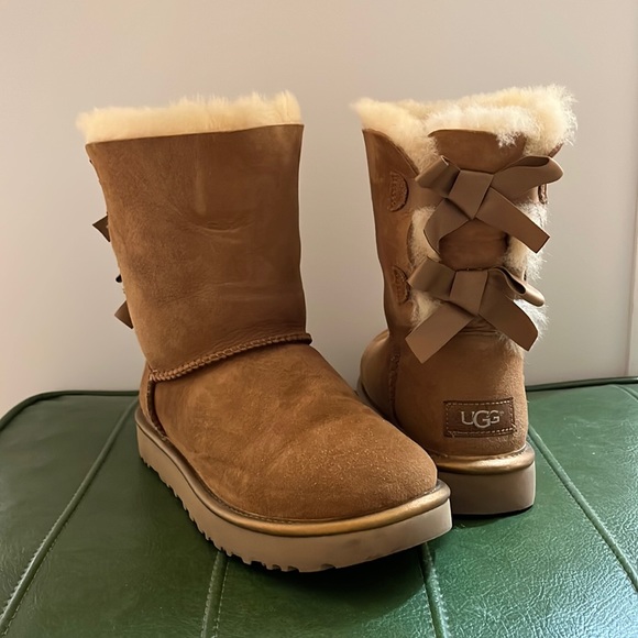 Women’s Bailey Bow II Boots - Picture 9 of 10